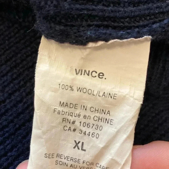 Vince. Women’s Size XL 100% Wool Popover V-Neck Pullover Sweater Gray/Navy - Picture 7 of 10